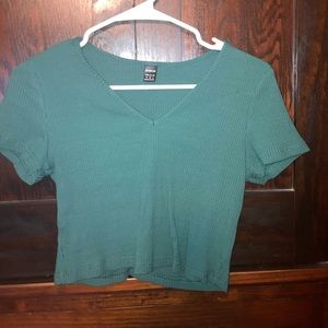 womens green cropped t shirt